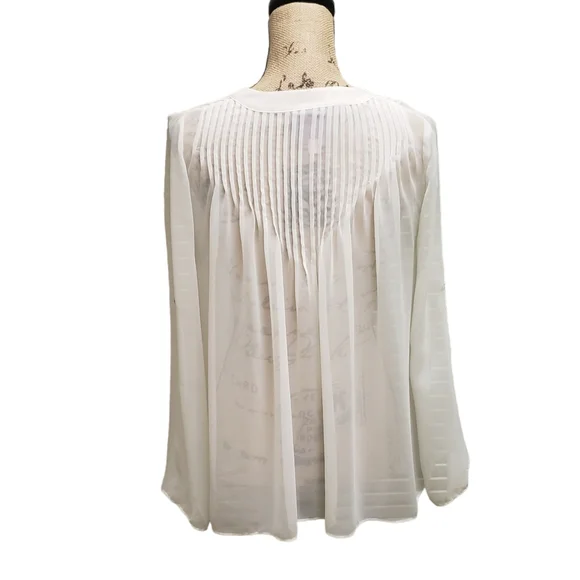 Romeo & Juliet Couture White Button Down Blouse - Picture 5 of 11